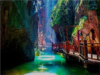 黃金周 ｜ 琉璃仙境！張家界朝陽(yáng)地縫提質(zhì)后重新開(kāi)放